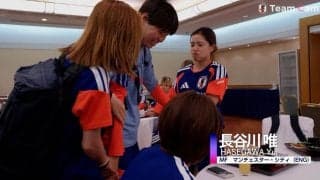 長谷川唯「ねえー、離さないで」清水梨紗と“熱烈ハグ”でルンルン！なでしこのワチャワチャ舞台裏「シャワー浴びた？」で爆笑
