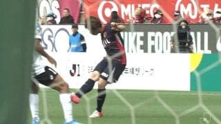 「誰の得点？」鹿島DFの“ゴールに吸い込まれる”絶妙クロス→魂のヘッド弾が話題に「直接だった？」「触ってたよね？」