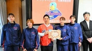 「悔しさ晴らす」　バスケ女子・アランマーレ秋田　主将、知事に抱負