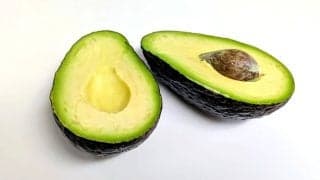 アボカドを毎日食べ続けた結果、体はどう変わる？1週間～1ヶ月の変化