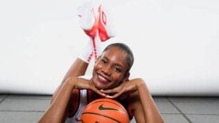 帰化の道を絶ってWNBAの夢へ…シラキュース大で飛躍するウチェがナイジェリア代表入りへ