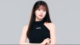 現役RQ「ずっと着てみたかった」 “映える”最新レーシングスーツ着用で激変した姿に反響「女性用あるんだ」「めちゃカラフル」