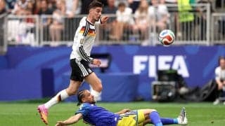 場内騒然！ドイツ代表のエース、独走ドリブル→狙い澄ました“圧巻ループショット”炸裂「エグいって」「無慈悲すぎる」FWハヴァーツ、ゴールラッシュを締めくくる一撃