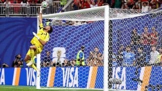 スペインが沈黙！W杯初出場の40歳守護神、驚異の“ワンハンドセーブ”にSNS沸騰「このGK何者？」右手一本で弾き出す