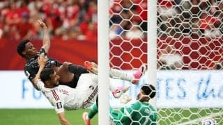 「W杯だぞ？」退場者続出…カタール代表に“異常事態”「守備ズタボロやん」「点差離れてボロボロ」カナダ代表FW、DFごとゴールに叩き込む一撃