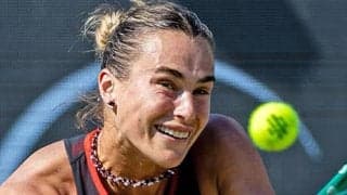  世界1位 大逆転勝ちで4強「奇跡」 