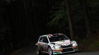 全日本ラリー久万高原：SS2で新井大輝がヒットしサービス後にレグ離脱。鎌田卓麻がトップに