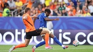「要警戒」日本が次節対戦・スウェーデン代表の超速ストライカーが3人ぶち抜きの衝撃スプリント＆スーパーゴラッソ！「一瞬で引きちぎった」「このスピードは注意」