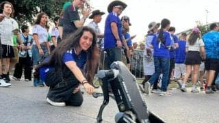 犬型ロボットが乱闘など警戒中　チュニジア戦のスタジアム周辺で