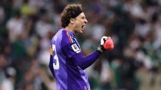 メキシコ40歳GKの“美しすぎるラスト”に世界中から反響「なんという瞬間」　レジェンドへの敬意込めた行動に大声援【北中米W杯】