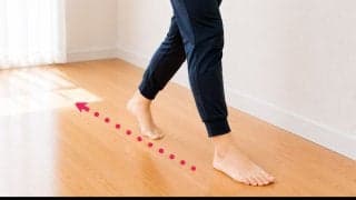 毎日1分「後ろ歩き」を続けたらどうなる？体に起こる“意外な”7つの変化