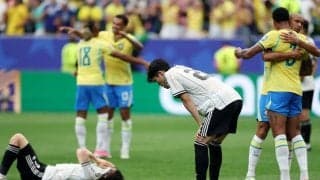 「そこにはリスペクトがある」ブラジル戦に敗退後の日本…落胆の27歳に「寄り添い慰める」姿に反響【W杯】