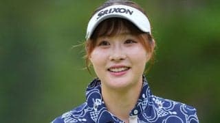 「めちゃビジュいいじゃん」22歳人気女子ゴルファー、白のノースリーブドレスで笑顔「ほんまに可愛いて」