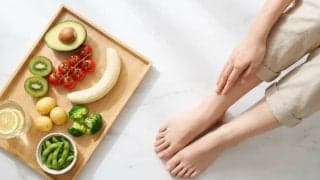 そのむくみ、食事や生活習慣が原因かも？夏に向けたむくみ対策7つ