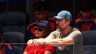 ペネロペ・クルス夫妻がスペインの応援　テレビ中継でたびたび映り「相変わらず美しい」