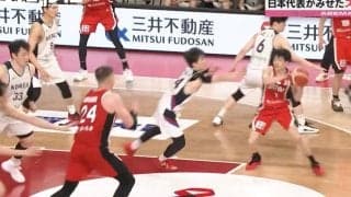 一体、何を…！？ バスケ日本代表・齋藤拓実、相手をハメる“神ムーブ”→ロングパス炸裂！ 瞬き厳禁… 韓国代表を一瞬で崩壊させたプレー
