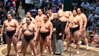 名古屋場所名物「白鷺の姉御」今年も健在！84歳、元気に初日観戦　神野大地さんの祖母