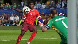 【W杯】｢もったいない…｣スイス代表エース、イエロー大逆転の“号泣”退場劇に反響｢VAR時代には通用しない｣｢でも泣いてる姿を見ると…｣