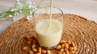 男性が「豆乳」を毎日飲むとどうなる？1週間～1ヶ月で体に起こる変化
