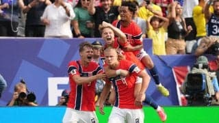 ｢すげぇ人の数！｣W杯ノルウェー凱旋帰国！ 皇太子先導オスロ王宮広場での“10万人バイキング・ロー”が壮観！｢凄い景色や｣｢圧巻of圧巻」