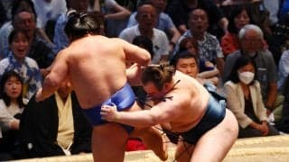 藤ノ川　立ち合いで大きく跳躍する奇襲も４敗目　シンプルな４文字で敗因を説明