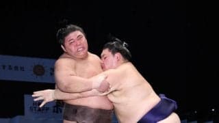 大の里が３連勝で勝ち星先行「立ち合いも土俵際も良かった」　圧倒された伯乃富士は脱帽「横綱がいつもより大きく見えた」