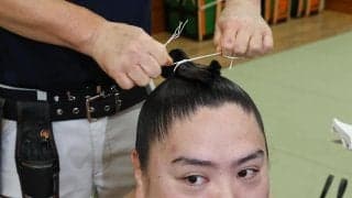 「化粧水は粘度が低く、さらっと」美肌力士の一山本、粘り強い相撲で白星先行の４勝目