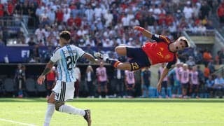 「気性の荒さが裏目に…」アルゼンチン代表MFの“危険タックル→退場”に母国メディア嘆き！「相手を宙に吹き飛ばした」【W杯】