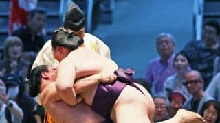ＩＧアリーナが騒然、小兵の藤ノ川が１８５キロ王鵬をつり上げる【大相撲】