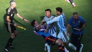 「見苦しい」「怖っ」試合終了後に乱闘勃発　アルゼンチンMFパレデスの強烈パンチにネット騒然