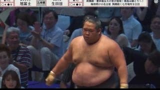 “史上最強の新弟子”がついに敗北 関取経験者の“強烈な一撃”にたまらずぐらり「音がヤバい」「ラリアットやめろ」カメラが捉えた衝撃決着