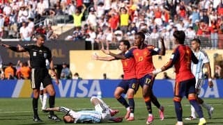 「明白な誤審だ」W杯決勝の“ゴール取り消し”に英解説陣が怒り！「大袈裟に痛がっただけ」不可解ジャッジが物議【W杯】