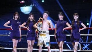 「横顔めっちゃ綺麗やんｗ」３大世界戦彩った紺のミニワンピ美女にネット衝撃「美しすぎる」「激アツ」「保護されるべき横顔」
