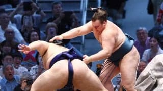 安青錦　大の里を初撃破　勝ち越し決定で大関復帰見えた　前日に左足親指負傷→明け方まで治療で間に合った