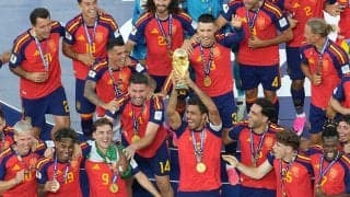 ｢なんで不燃ゴミ扱いw｣W杯優勝トロフィーのまさかの“持ち運び方”にツッコミ続々！｢ククレジャよ、トロフィーをそんなゴミみたいに…｣｢さすがにレゴだよね？｣