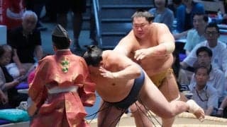 玉鷲が土俵下へ転落も自分より巻き込んだ行司を心配　無事確認し「良かったです」安堵