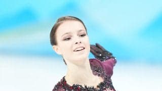 【フィギュア】北京五輪金22歳シェルバコワさん婚約　恋人とのキス写真公開「美しいカップル」
