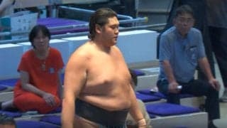身長197cmの三段目力士が元十両撃破 「大人と子供みたい」「プロレスラーになろう」驚きの体格＆パワーにファン衝撃