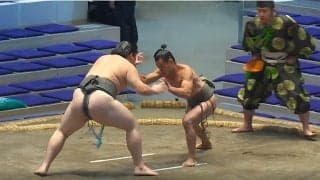 大相撲なのに「レスリングみたい」 またも“珍手”発動「相撲じゃねーなw」62kg小兵力士の職人業に館内も熱視線