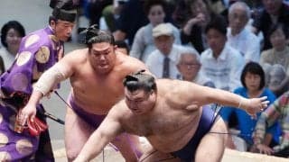 ２敗同士の対戦は尊富士があっけなく高安を破る