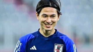 ｢タキ！｣｢最後のはタキ？｣日本代表の“陽キャ軍団”4人による｢長友会｣に5人目の参加者がいた!?｢拓実くんとテレビ電話してた！｣｢こっちまで幸せになる笑｣