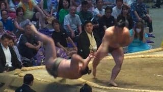 幕下力士の「もの凄い投げ」が話題 巨漢力士を豪快に“ぶん投げる”衝撃結末