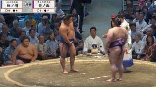 藤ノ川が「注意されました」 実況アナが指摘「前に置いては…」一体、何が？ 立ち合いの息詰まる光景に注目