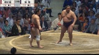 「待った！」行司ではなく審判長が“立ち合い不成立を告げる「こんなことあるんや」館内騒然も…元若乃花の見解は？