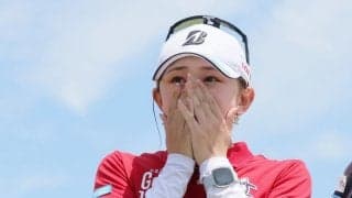 １９歳、加藤麗奈が涙のツアー初優勝！通算２２アンダーで皆吉、仲宗根の追撃振り切る「今週のプレーで自分に自信を持つことができました」