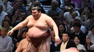 白熱１年半ぶり優勝決定ともえ戦へ　熱海富士が勝って安青錦に12勝で並ぶ　霧島も勝ち３敗３人