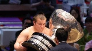 死闘制した安青錦「やり切ったな」と第一声　霧島、熱海富士との優勝決定ともえ戦を制す　１場所で大関で復帰「自分はここで終わる人間じゃないという思いが強かった」