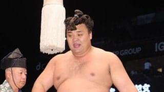 大関霧島は優勝決定ともえ戦で敗退　悔しそうな表情でＶＴＲ見つめる　綱とりは来場所へ　本割では琴桜との大関対決に勝利し１２勝３敗