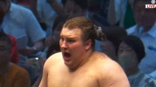 安青錦、“痛みに耐えて”史上初の復活V！ 巴戦を制して3場所ぶり自身3度目の幕内優勝 1場所での大関復帰を決めた場所でW快挙