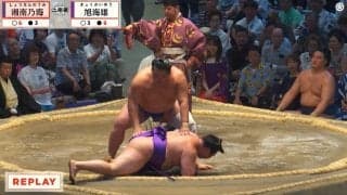 「あの美人さん去年もいた」大相撲、“新・溜席の妖精”が再降臨で話題 「お召し物が個性的」「姿勢キレイ」